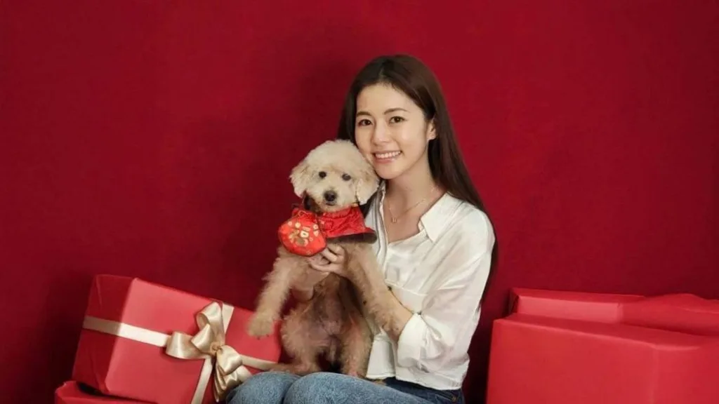 任容萱與愛寵(小賓)合照。任容萱:提供