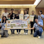 市長頒贈感謝狀予本案建築師陳威翰與台灣防止虐待動物協會執行長姜怡如